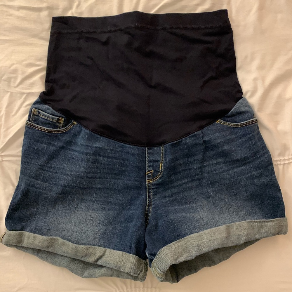 Maternity shorts